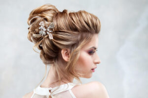 Which_Hair_Style_Is_Best_For_Wedding