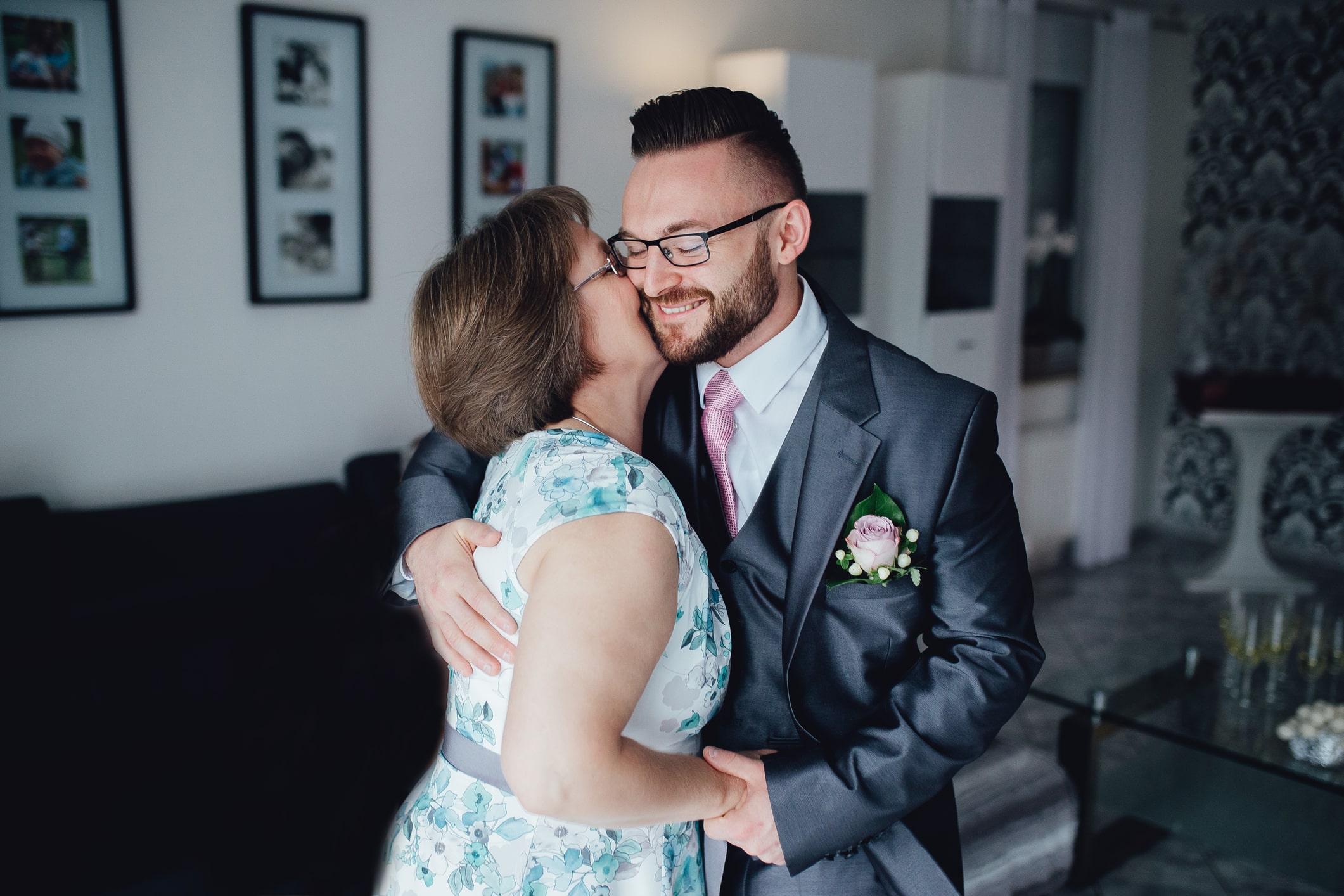 Best Half Up Half Down Hairstyles For The Mother Of The Bride